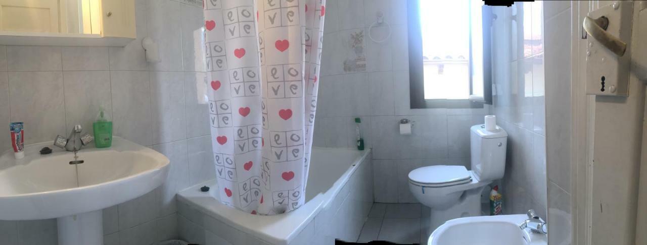 Piso En El Humedo, Al Lado Plaza Mayor ليون المظهر الخارجي الصورة
